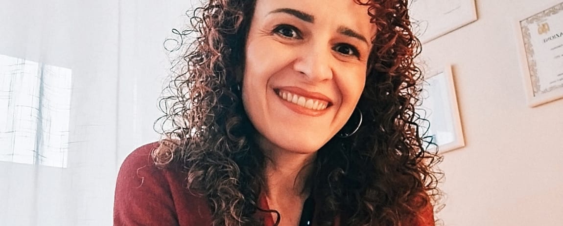 Un primo piano della psicologa Giulia Di Sipio all'interno del suo studio.